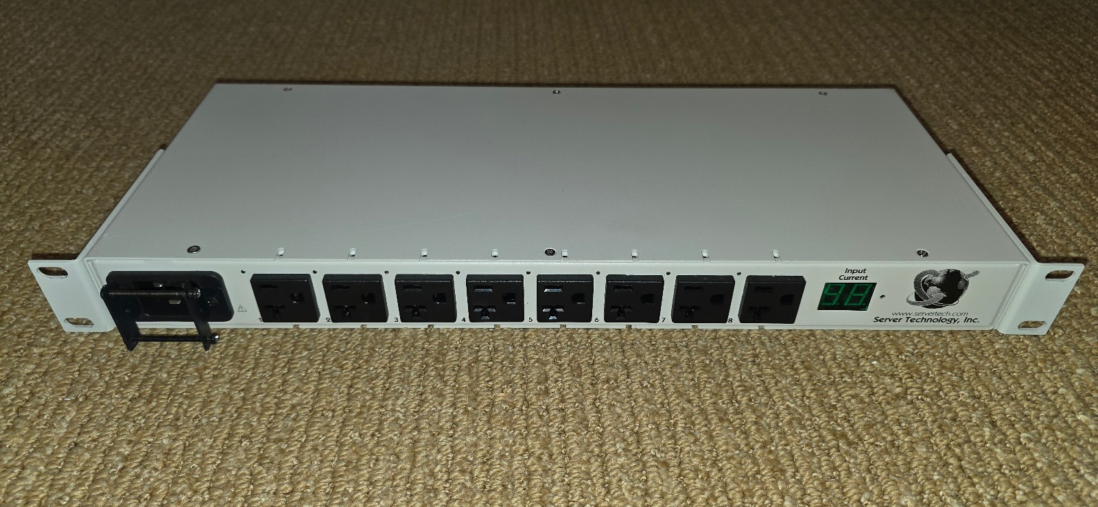 Server Technology Switched Cabinet Power Distribution Unit - Sentry CX-8H1-C20M