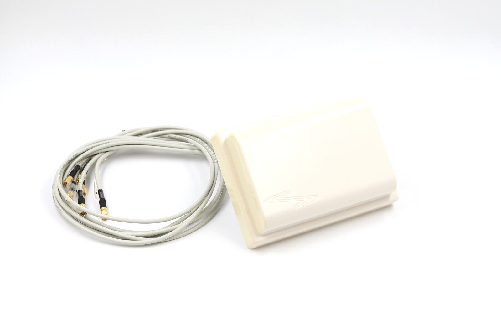 Terrawave M6025040MO1D3620P Mini-MIMO Ceiling Mount Omnidirectional Antenna