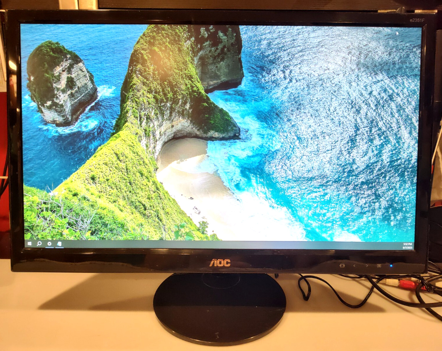 AOC E2351F 23" LED Full HD LED Monitor DVI VGA + cables