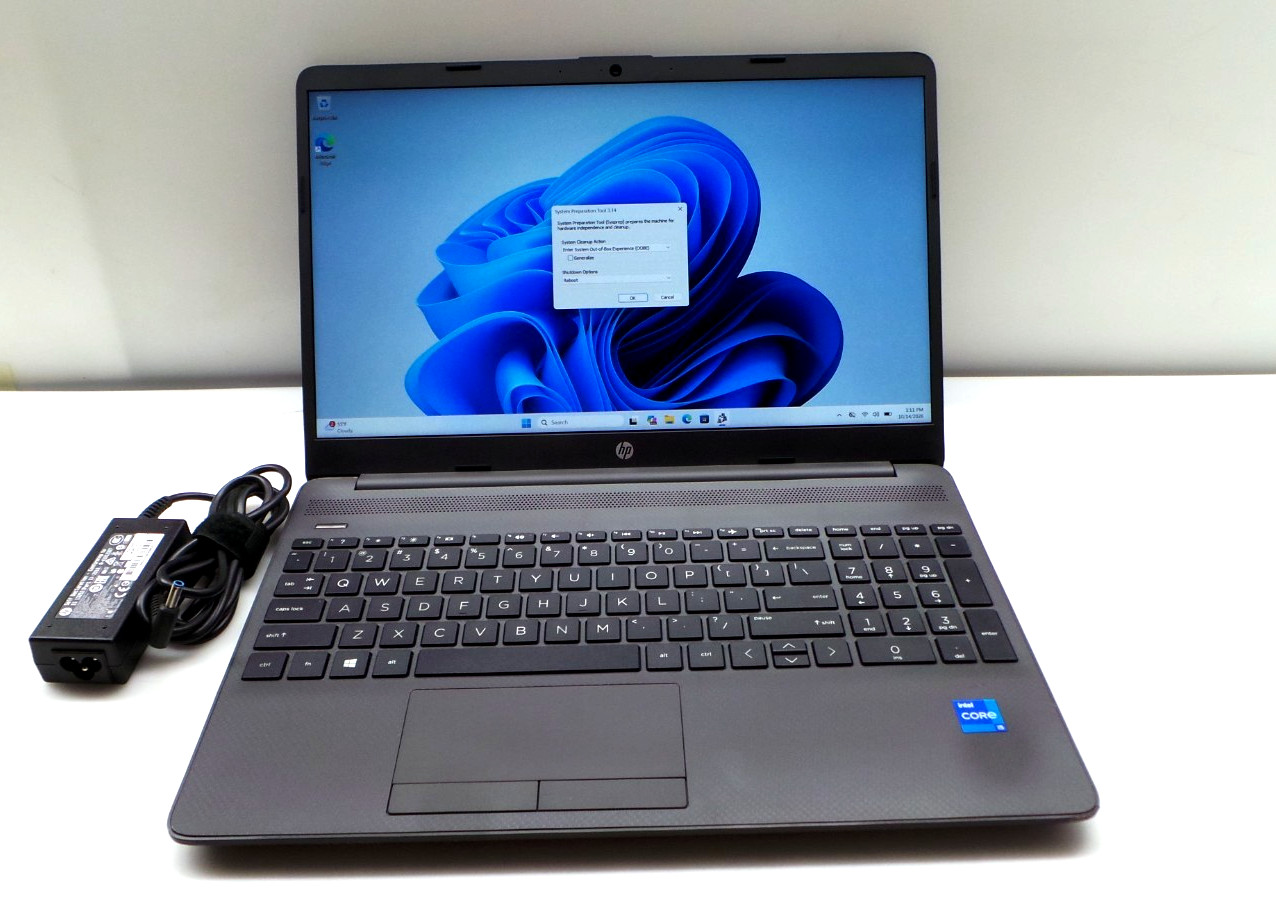 HP 250 G8 Notebook PC 15.6" | i5-1135G7 2.4GHz | 16GB RAM 256GB SSD | WIN 11 PRO
