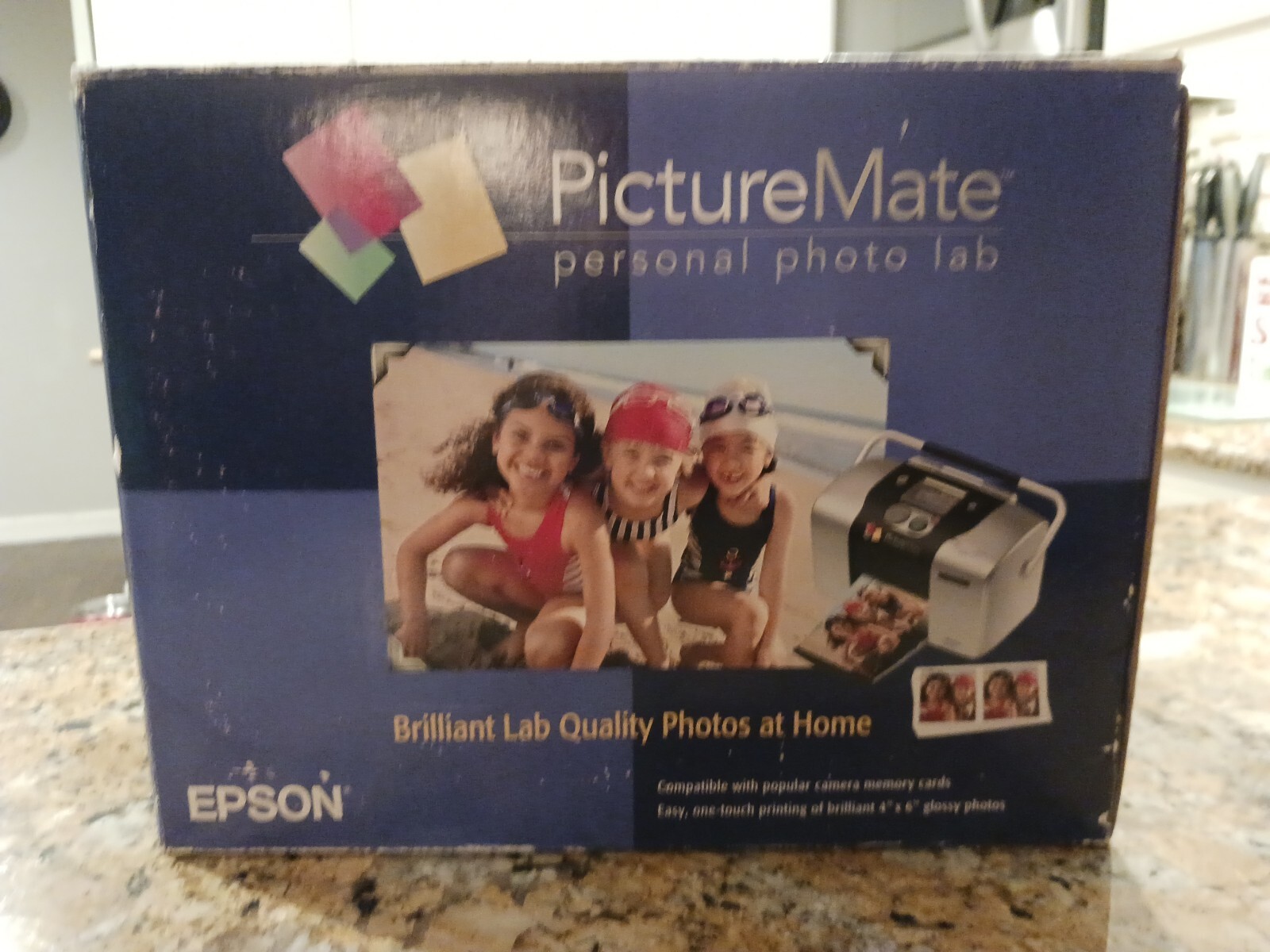 PictureMate by EPSON Portable Personal Photo Lab One touch printing