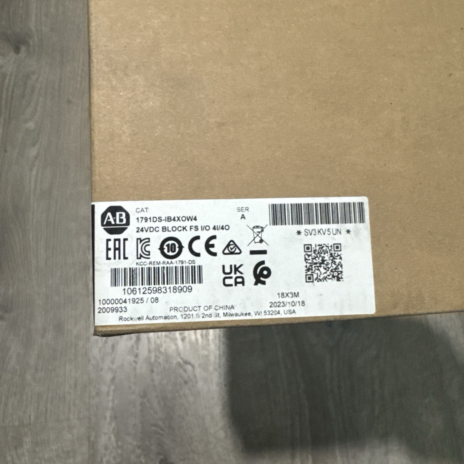 Surplus Sealed Allen Bradley 1791DS-IB4XOW4 /B Compactblock DeviceNet Safety New