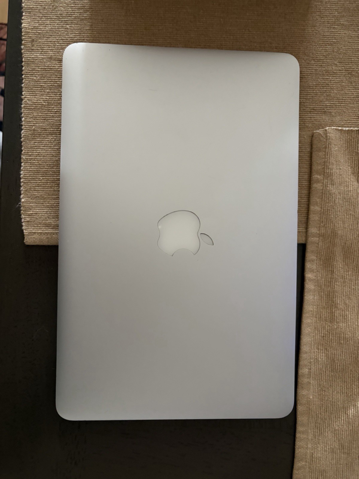 Apple MacBook Air 11" (Model A1465) - 4GB RAM - Tested & Reset - Fast Ship