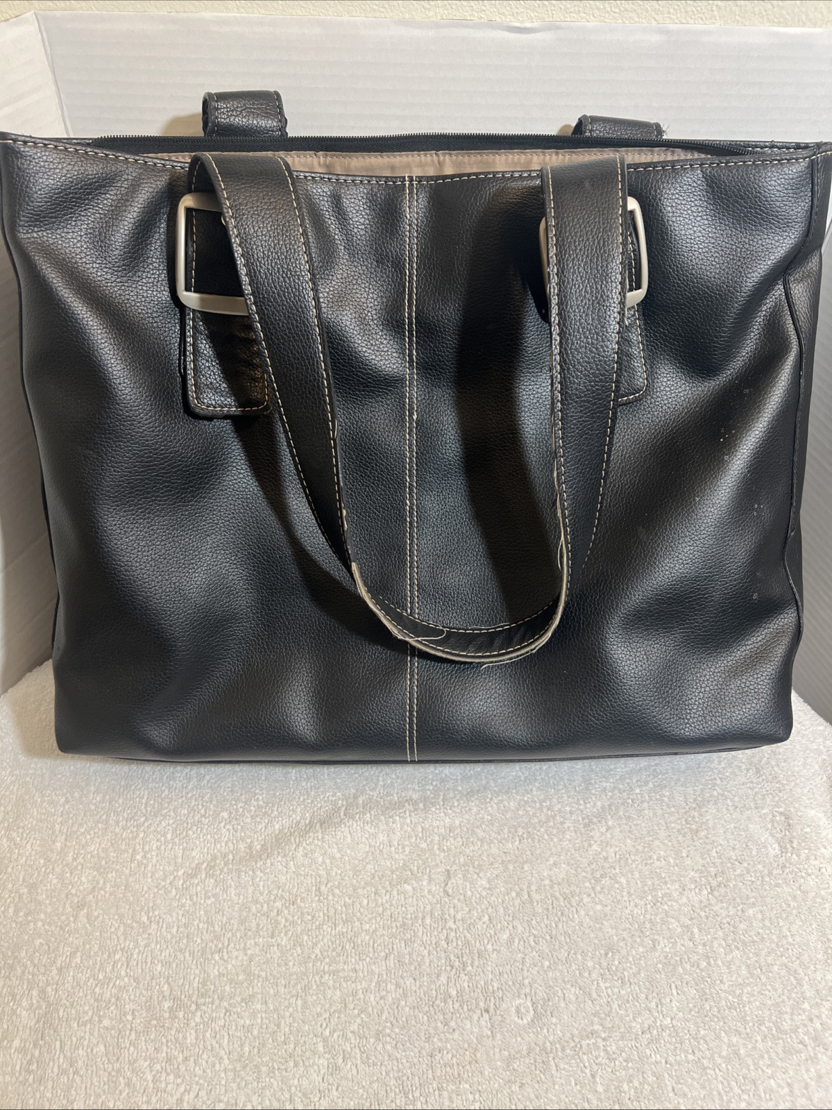 SOLO BLACK LEATHER DOUBLE STRAP COMPUTER LAP TOP BAG SIZE LARGE ON SALE