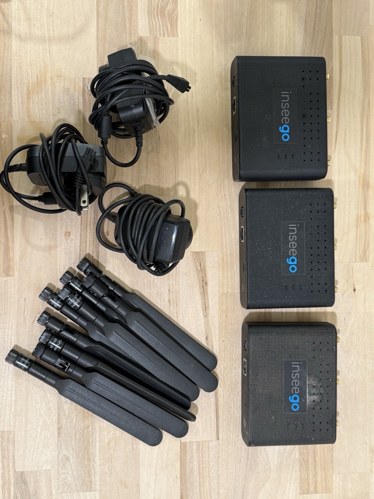 Inseego Skyus 160 Routers with Antennas & Power Adapters
