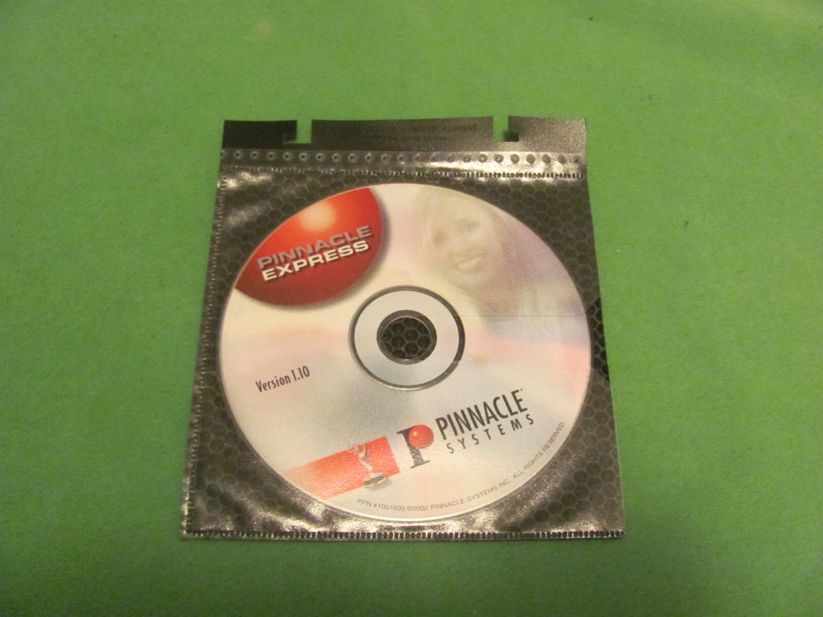 Vintage PINNACLE EXPRESS Version 1.10 CD Disc by Pinnacle Systems. 2002.