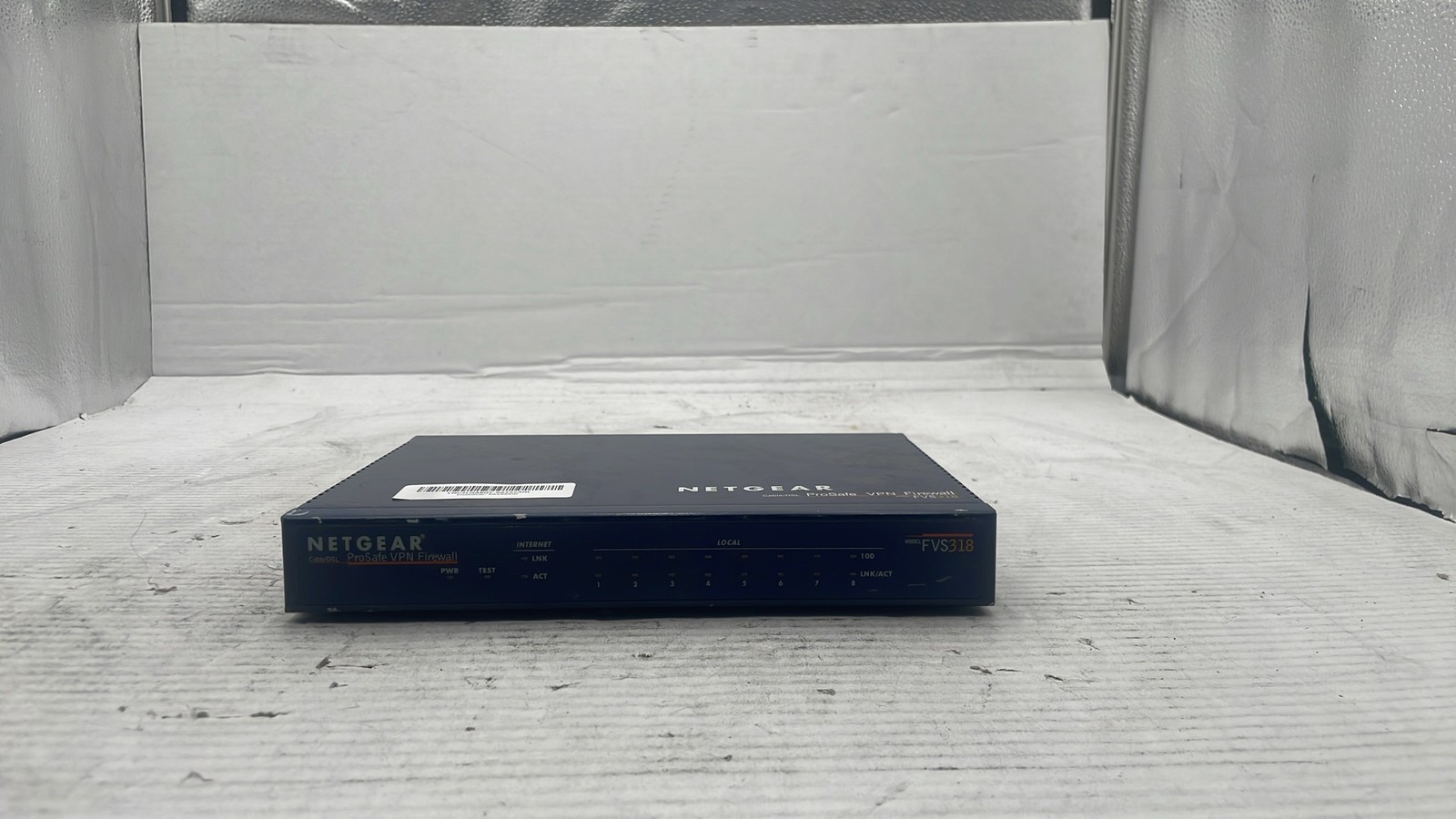 NETGEAR ProSafe FVS318 Cable/DSL VPN Firewall 8-Port 10/100 Switch Router