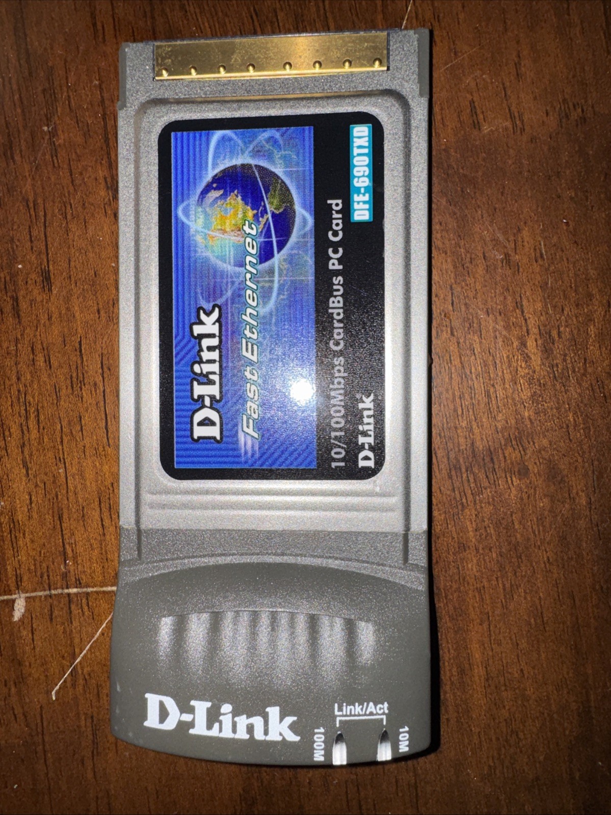 D-Link DFE-690TXD 10/100 Mbps Fast Ethernet CardBus PC Card.