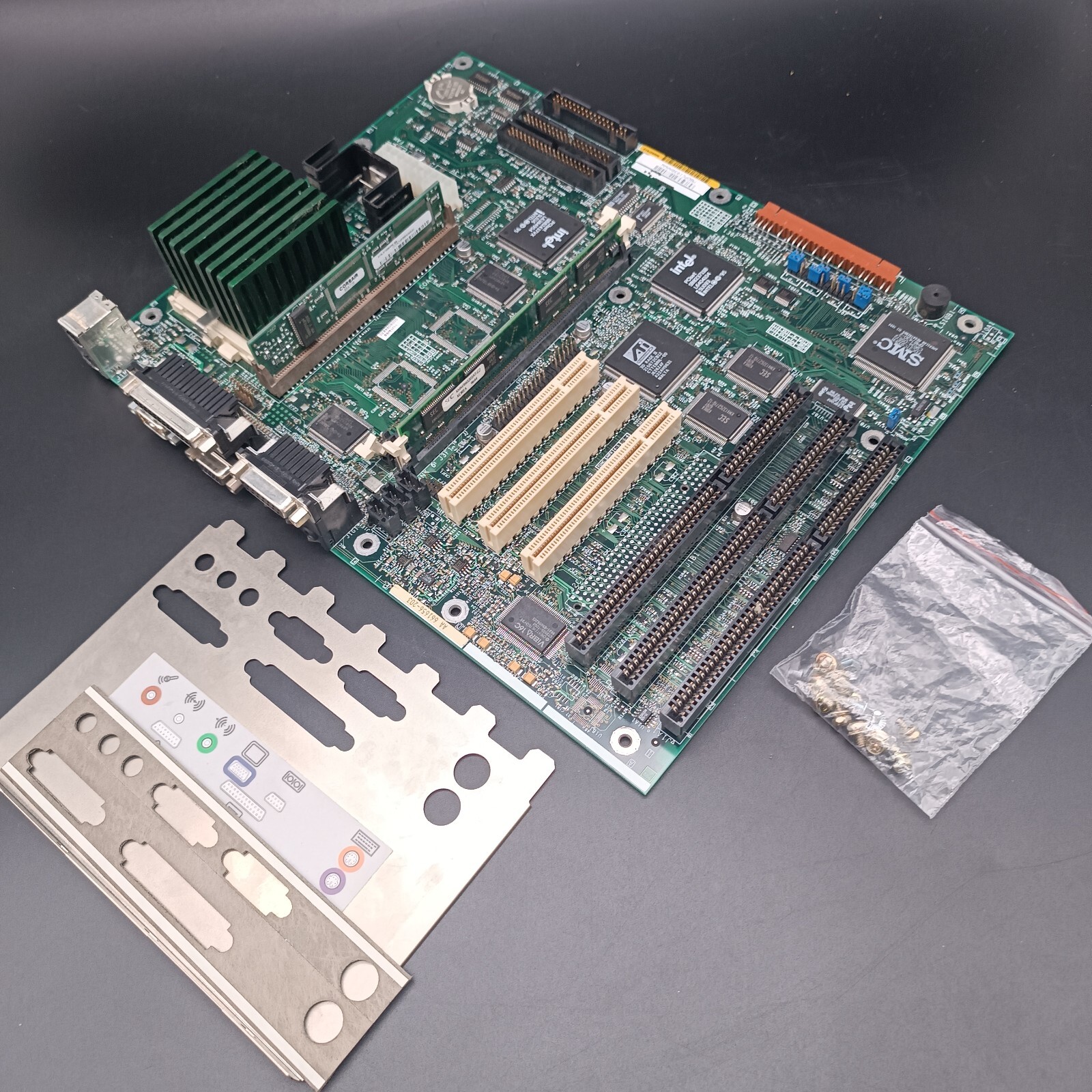 Gateway MBDPCI030AAWW Pentium Motherboard P166 CPU 256K CACHE 16MB Rom