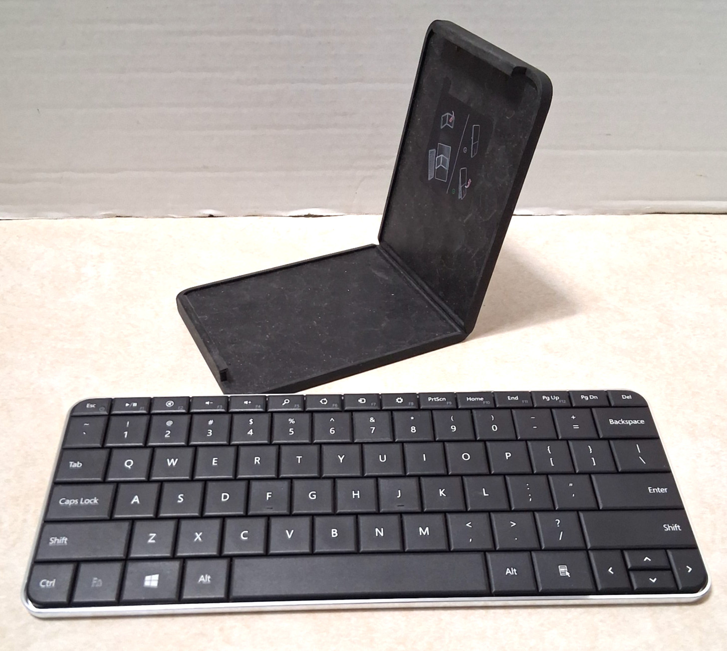 KT-1120 - Microsoft - Wedge Mobile Bluetooth Keyboard - with Cover - Tested