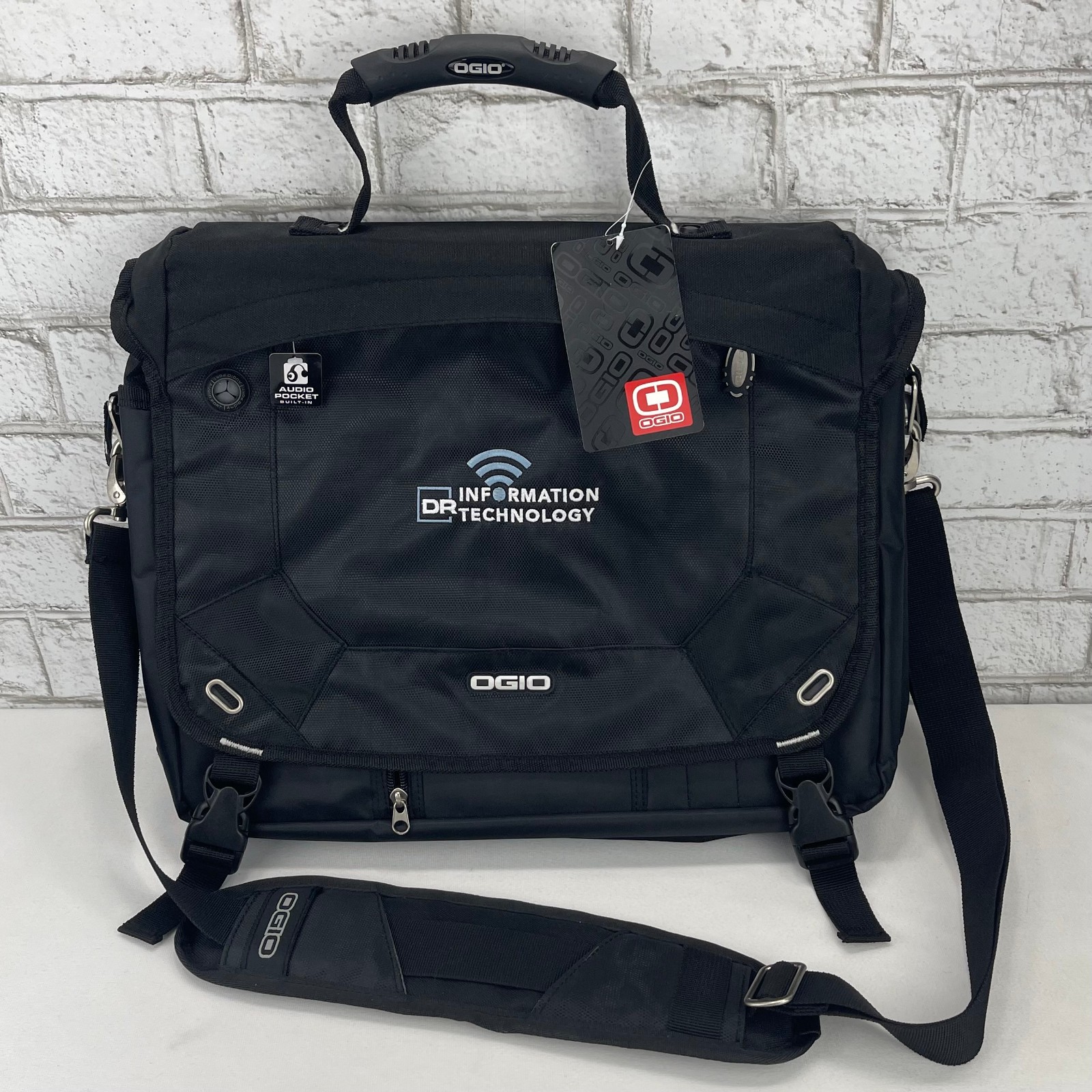 Ogio Classification 03507 Black Laptop 18" Shoulder Messenger Bag NWT 