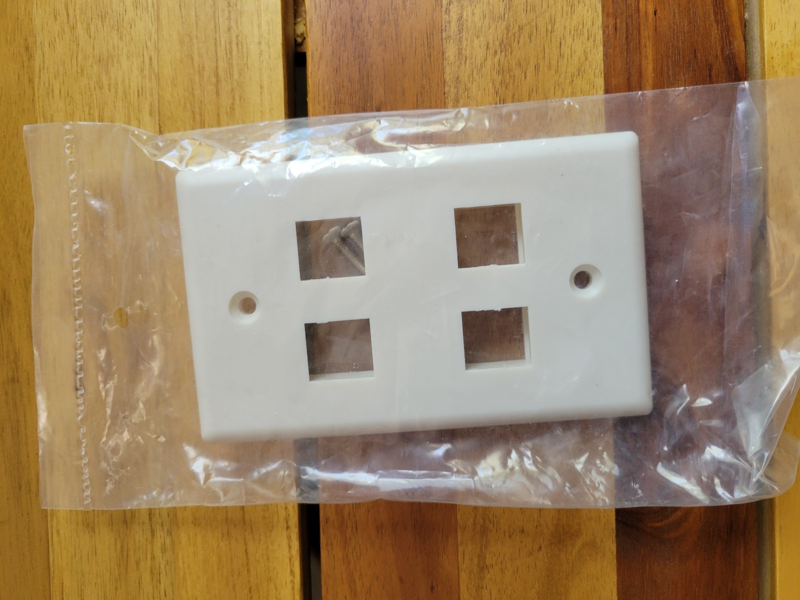 100 Pack - 4 Port Wall Plate Keystone RJ45 Cat6 Cat5e Insert Jack White Plate