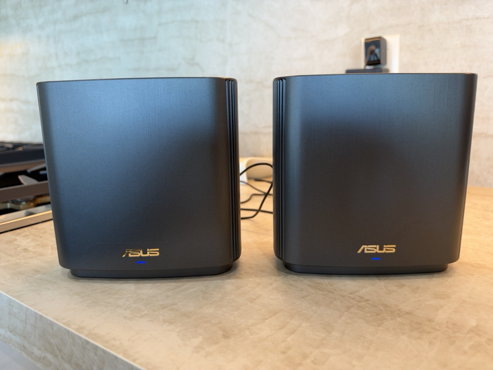 ASUS ZenWiFi AX6600 Tri-Band Mesh WiFi 6 System (XT8 2PK) - 5500 sq.ft, 6+ Rooms