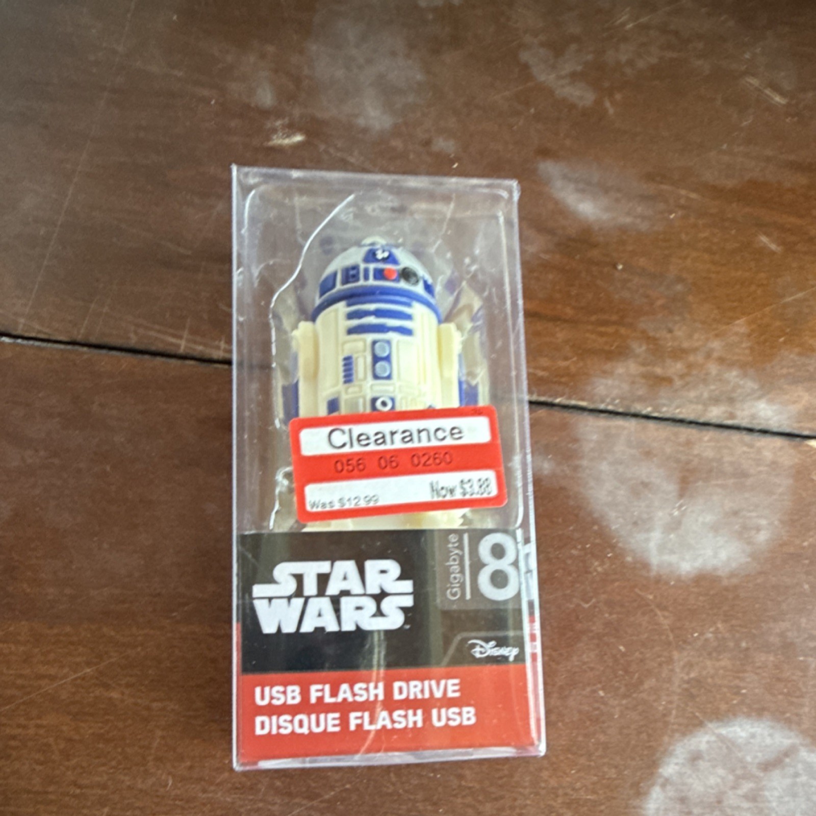 eKids Star Wars R2-D2 8GB USB 2.0 Flash Drive Keychain USB for PC/Mac