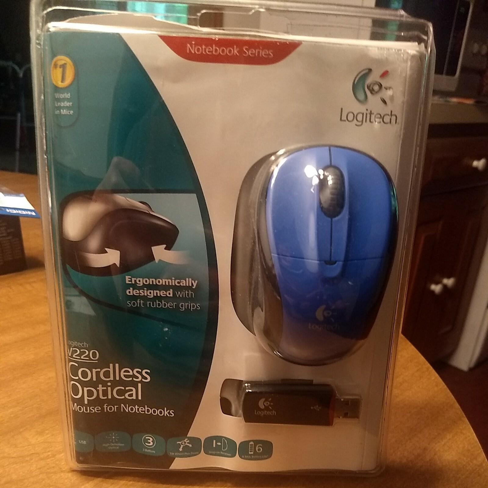Logitech V220 Wireless Optical Mouse Blue