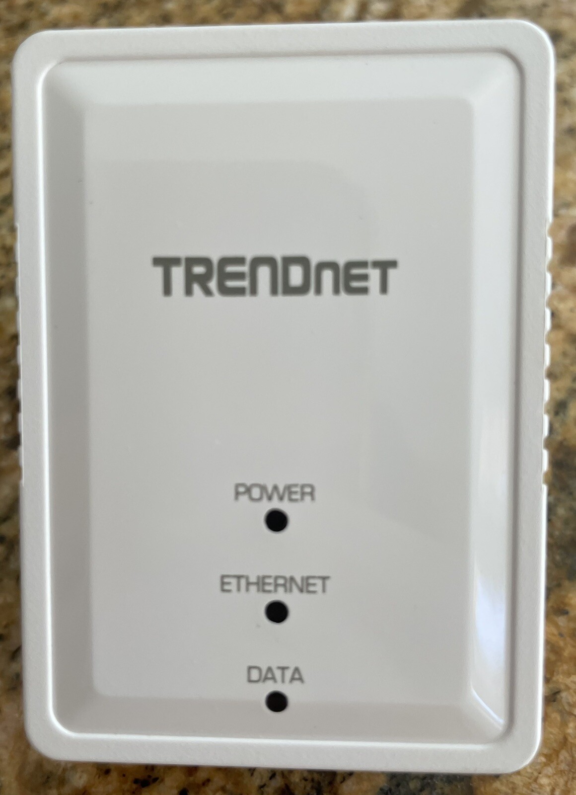 TRENDnet Model TPL-406E2K/A AC100-240V, 0.1A, 50-60Hz