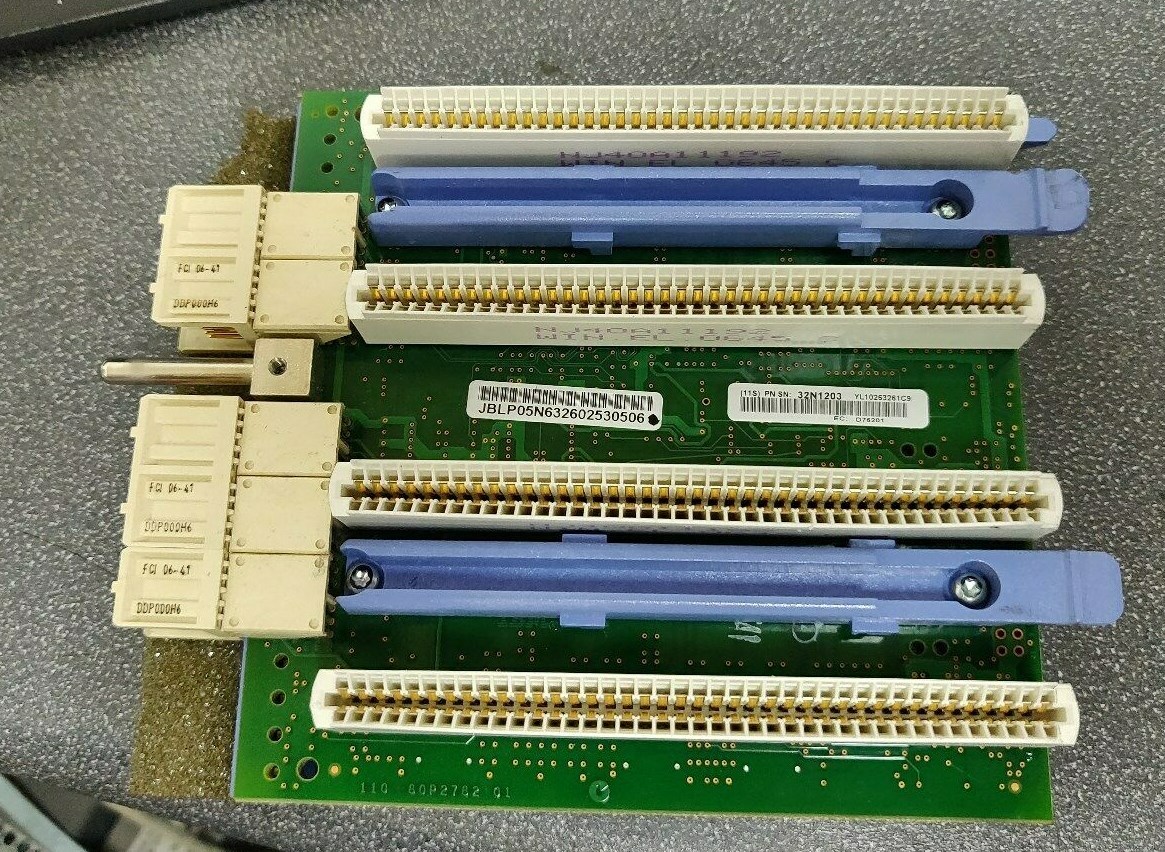 IBM 32N1203 6574 28D2 Ultra320 SCSI 4-Pack Disk Drive Backplane for pSeries
