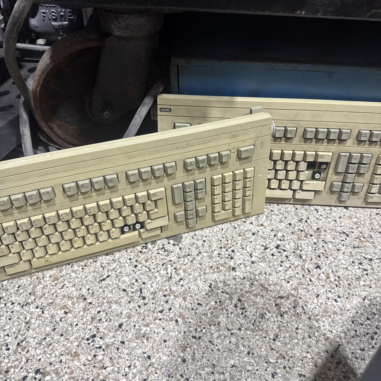 1x Vintage Wang 725 AT Mechanical Computer Keyboard  (missing Keys