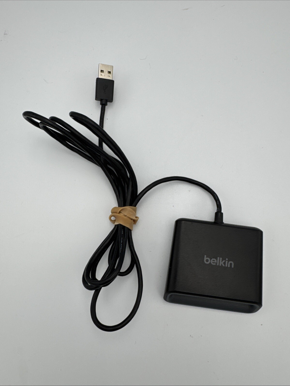 Belkin F1DN005U USB Cybersecurity Smart Card Reader with CAC Port Color Chip LED