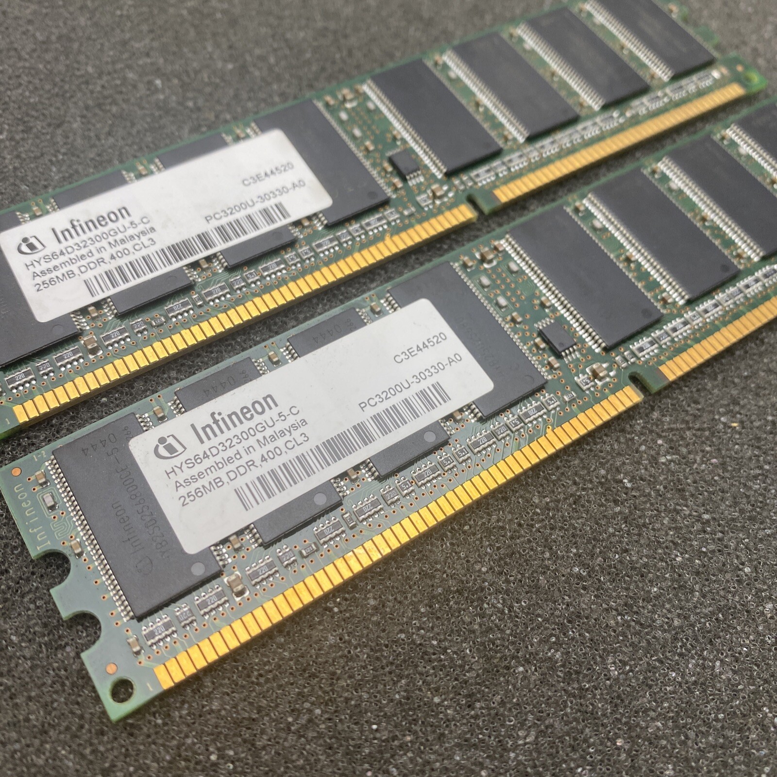 Infineon 512MB (256MBx2) PC3200 DDR 400 CL3 RAM 184 Pin Memory HYS64D32300GU-5-C