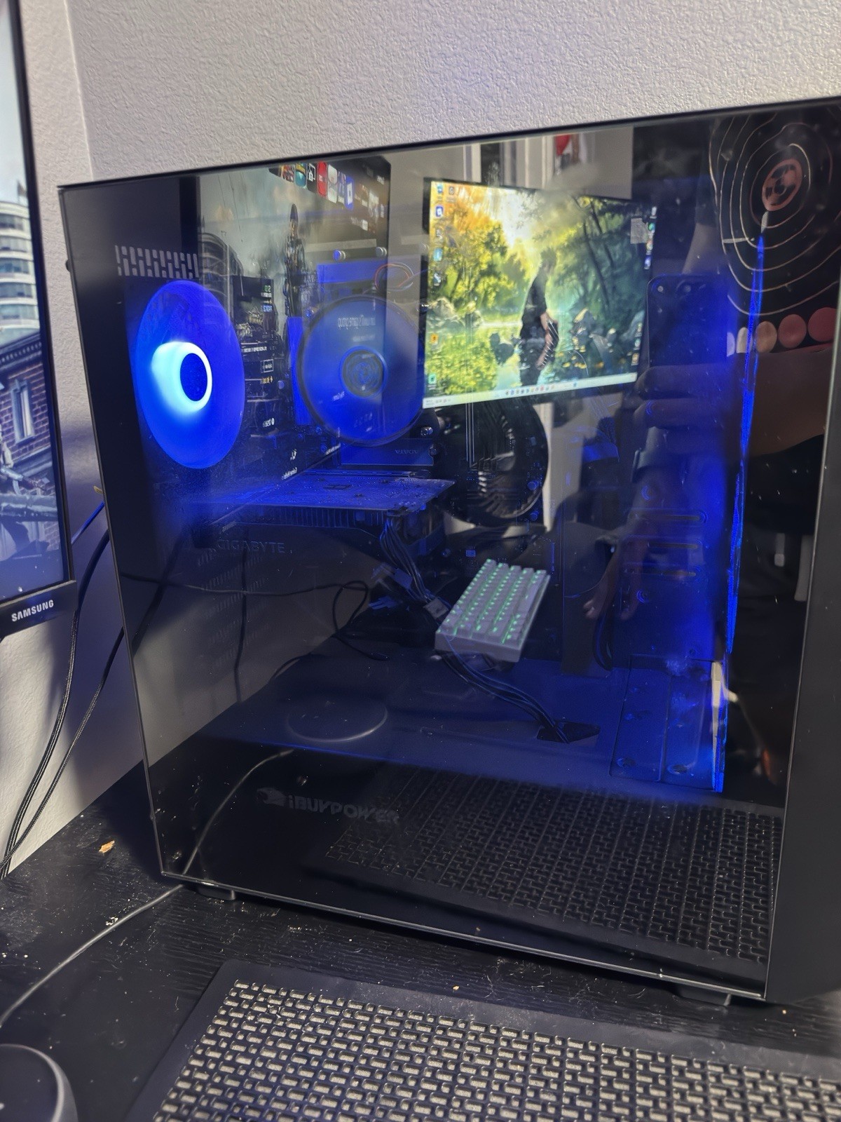 iBUYPOWER - Gaming Desktop