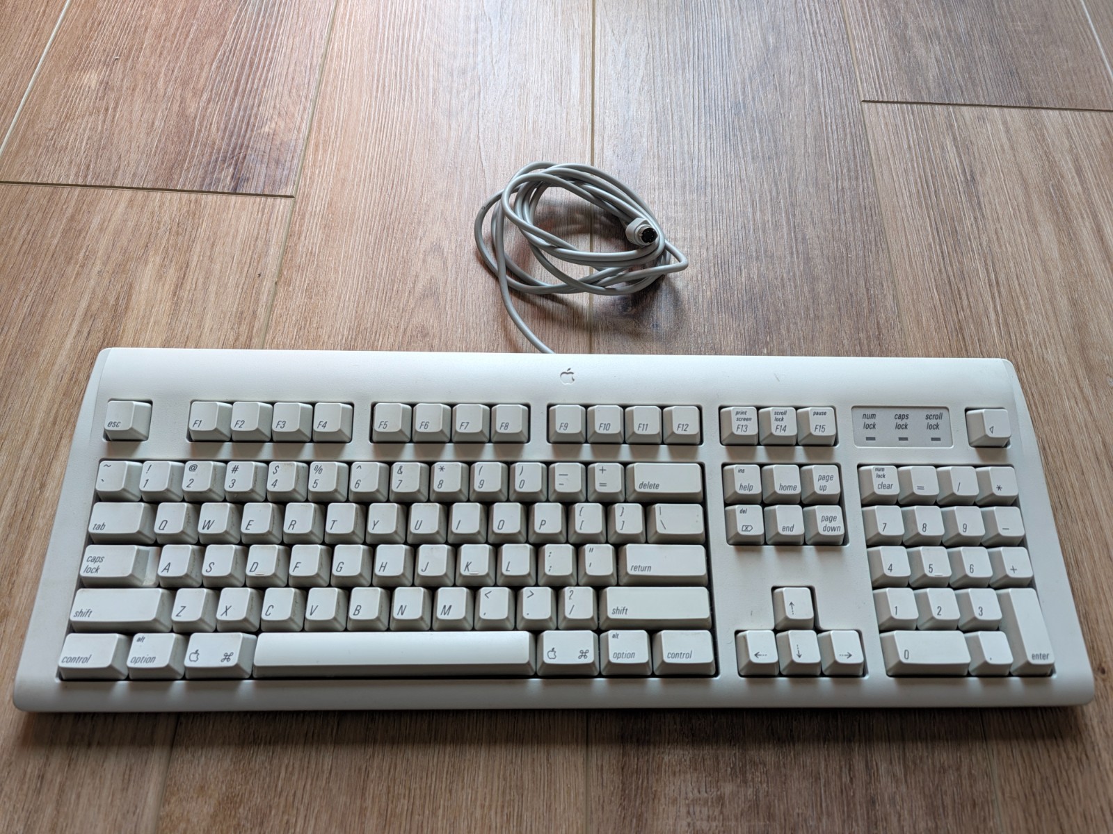 Vintage Apple AppleDesign Keyboard M2980 (China) w/ ADB Cable