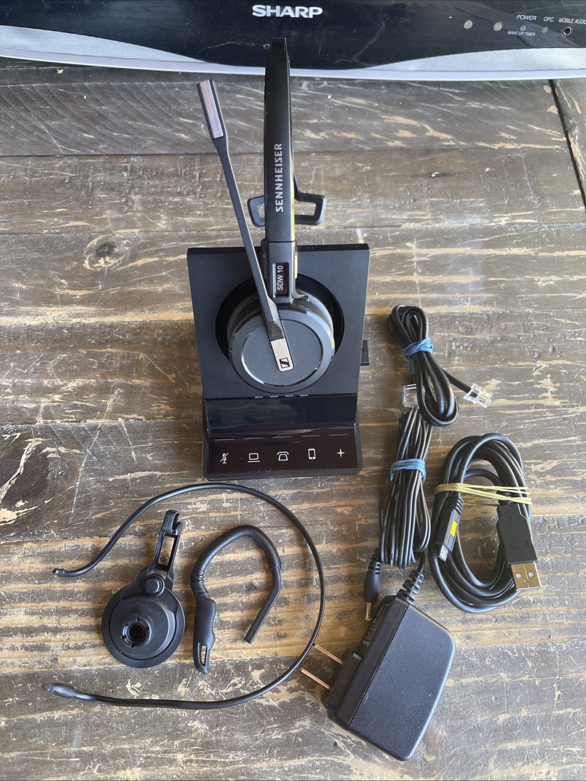 Sennheiser EPOS SDW 10 Wireless Headset & SDW 5 BS-US SCDB3 Base Station