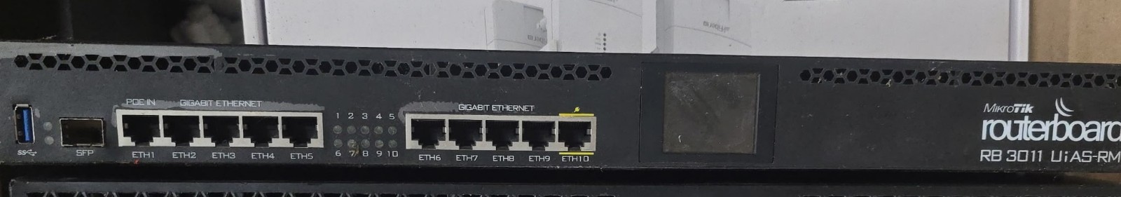 MikroTik RB3011UiAS-RM RouterBoard Rackmount Router - Tested Working w/ Power