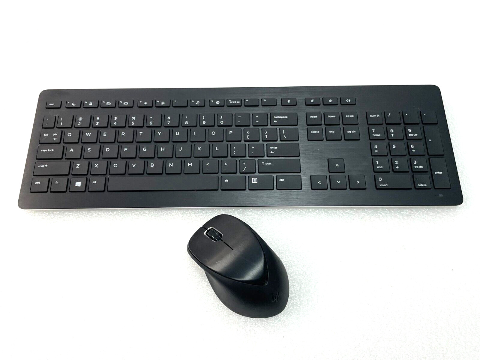 HP WIRELESS Keboard 917665-001 Z9241AA#ABA w/ MOUSE 1JR31AA NO DONGLES INCLUDED