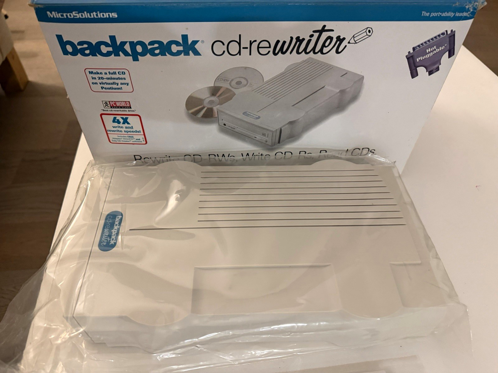 MicroSolutions Backpack CD-ReWriter (Model 190130)