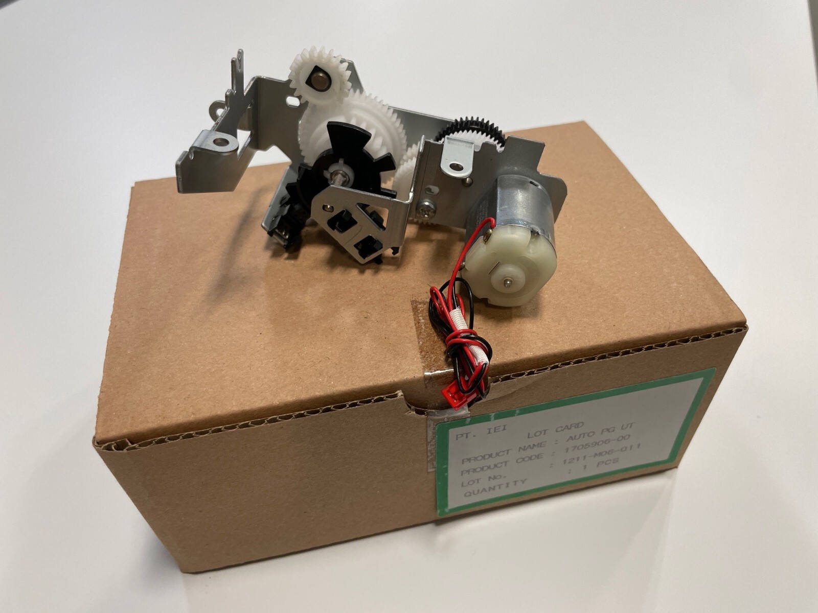 BRAND NEW - EPSON R2000 AUTO PG UNIT - 1544748 / 1705906