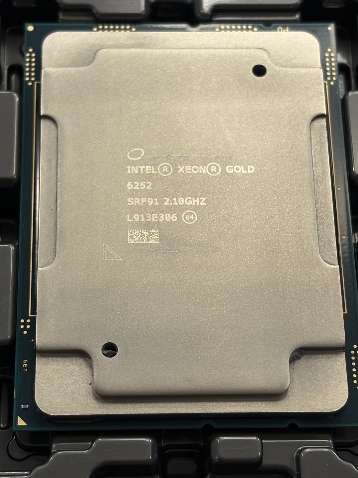Intel Xeon Gold 6252 SRF91 24-Core 48T 2.1GHz 35.75MB LGA3647 150W CPU