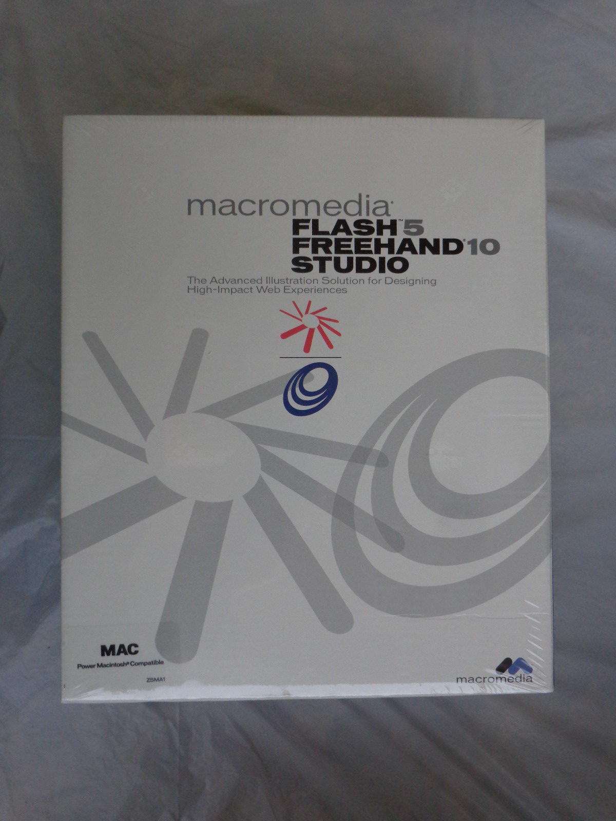 Macromedia Flash 5 Freehand 10 Studio for Mac (New Factory Sealed Retail Box)