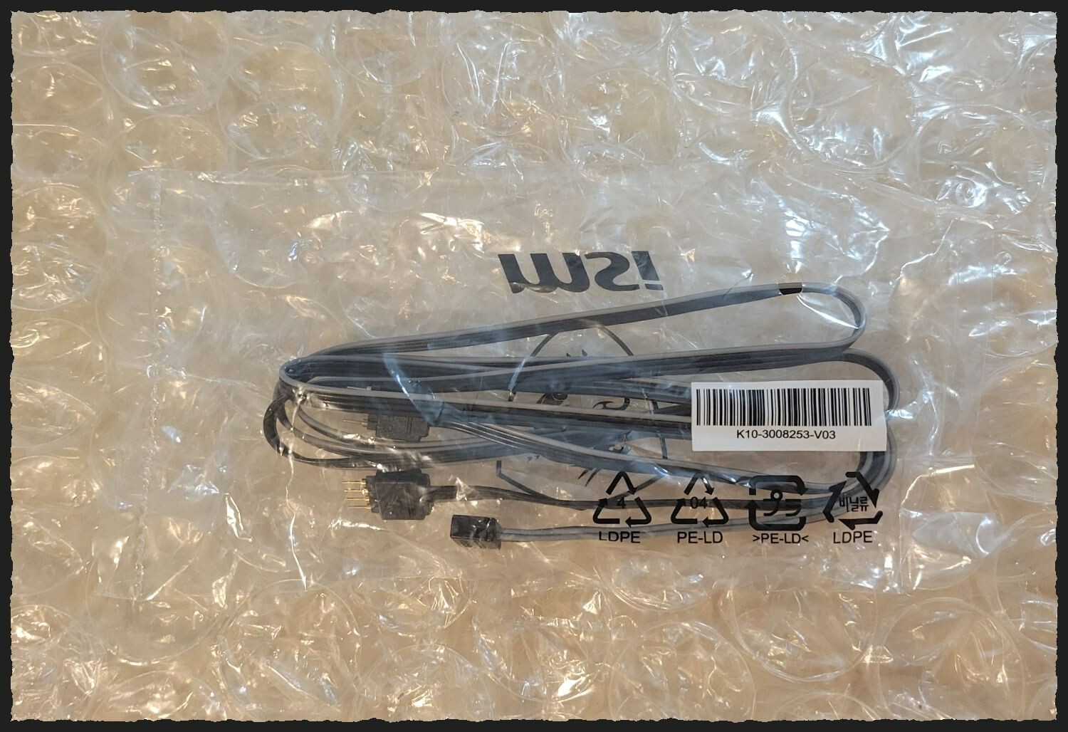 MSI LED JRGB Y-Split Extension Cable (P/N: K10-3008253-V03)