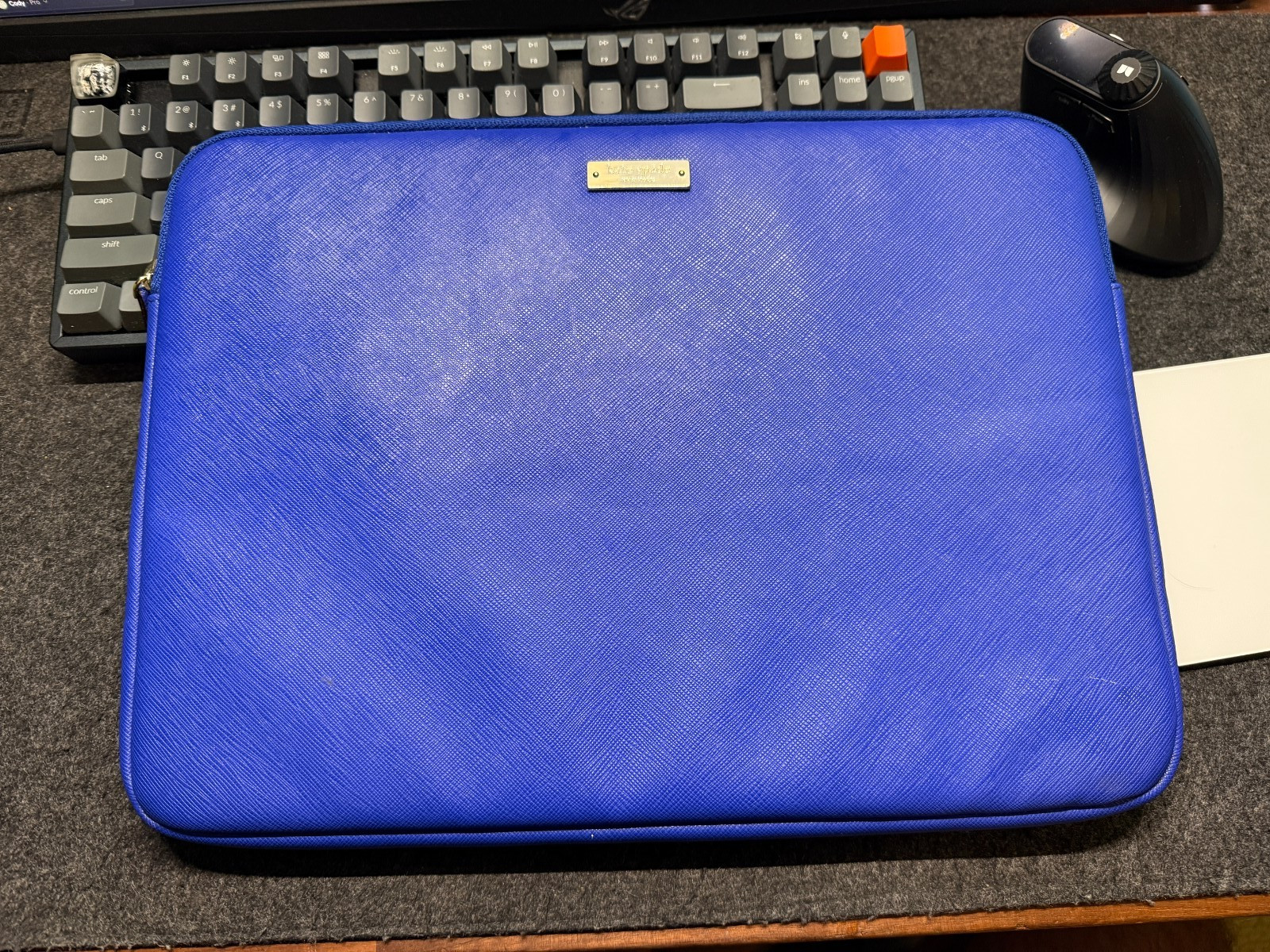 KATE SPADE BLUE PADDED LAPTOP TABLET SLEEVE CASE 13.5” x 10”