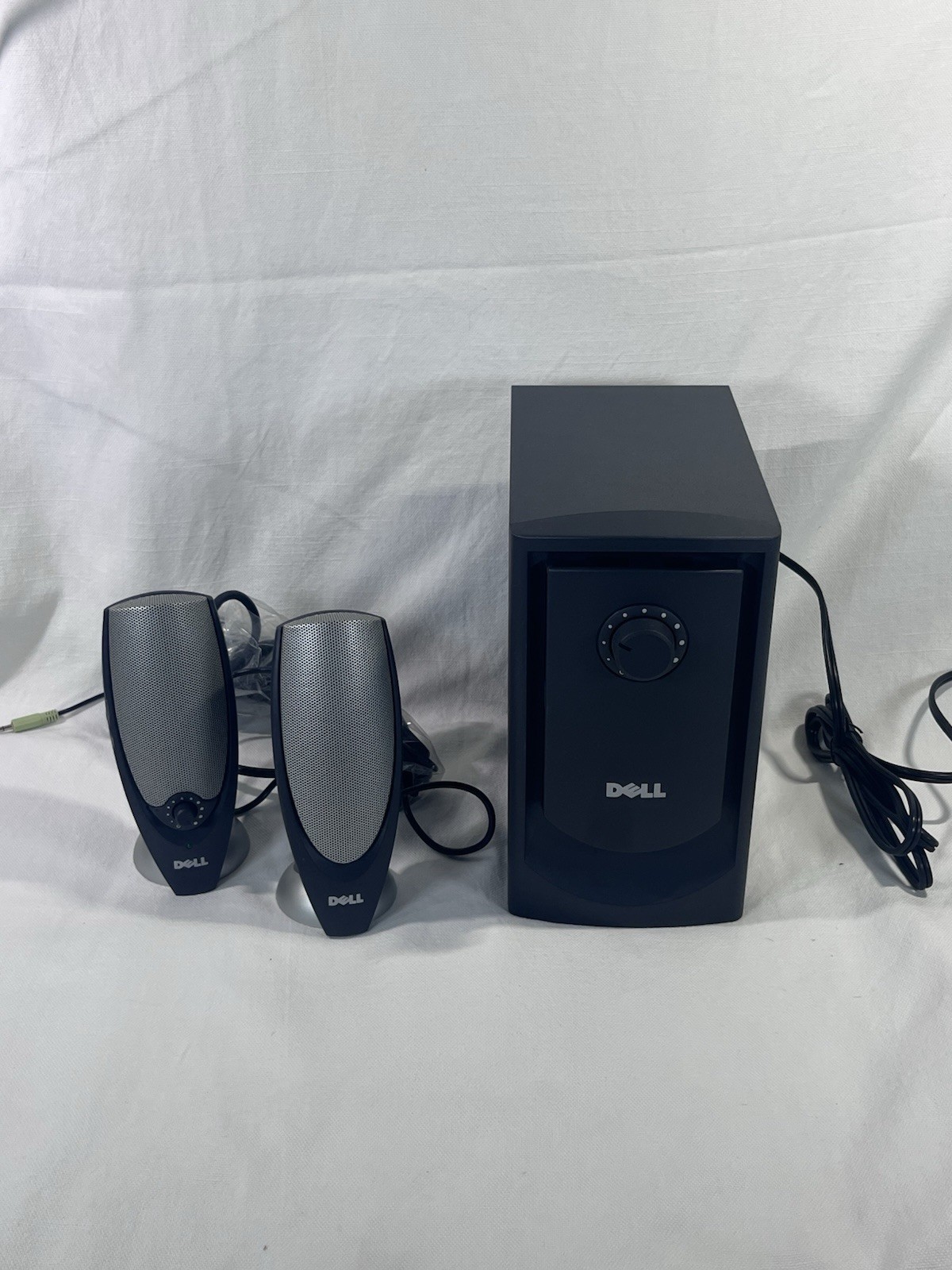 Dell A425 2.1 Computer Speaker System Powered Subwoofer & 2 Speakers With Cables