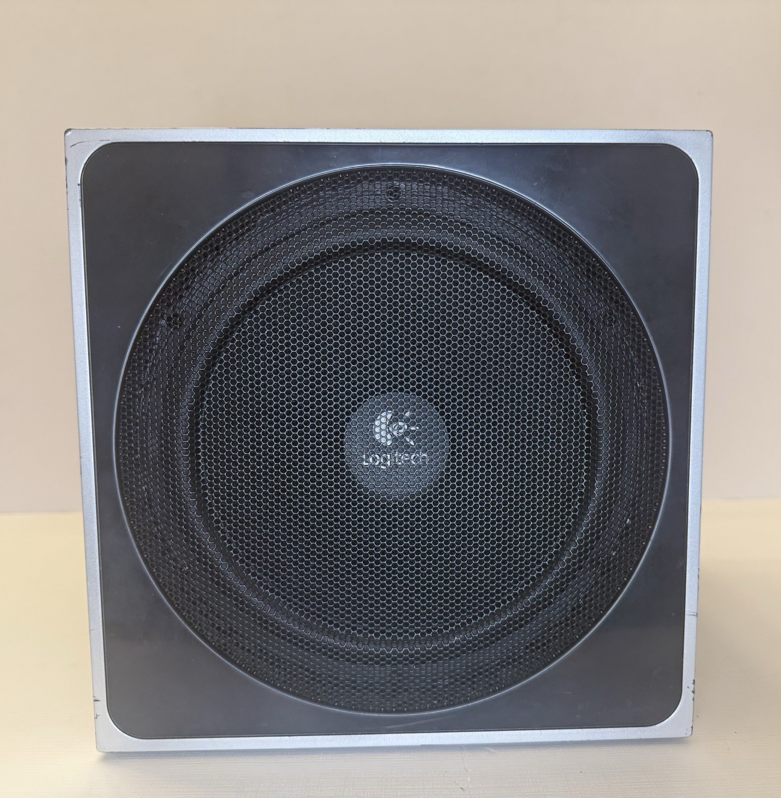 Logitech S-0175A Z4 Subwoofer w Controller Tested Working Subwoofer only
