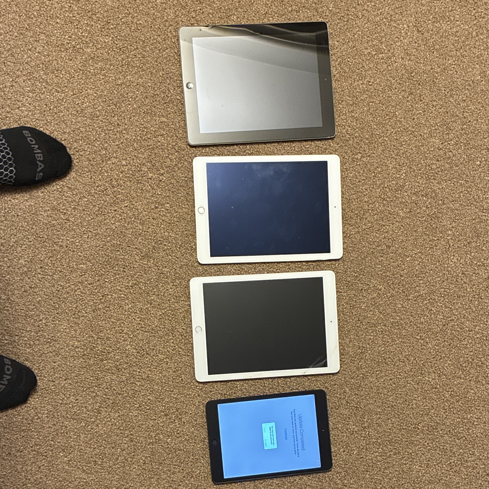 Non Working iPad Bundle. Parts Only