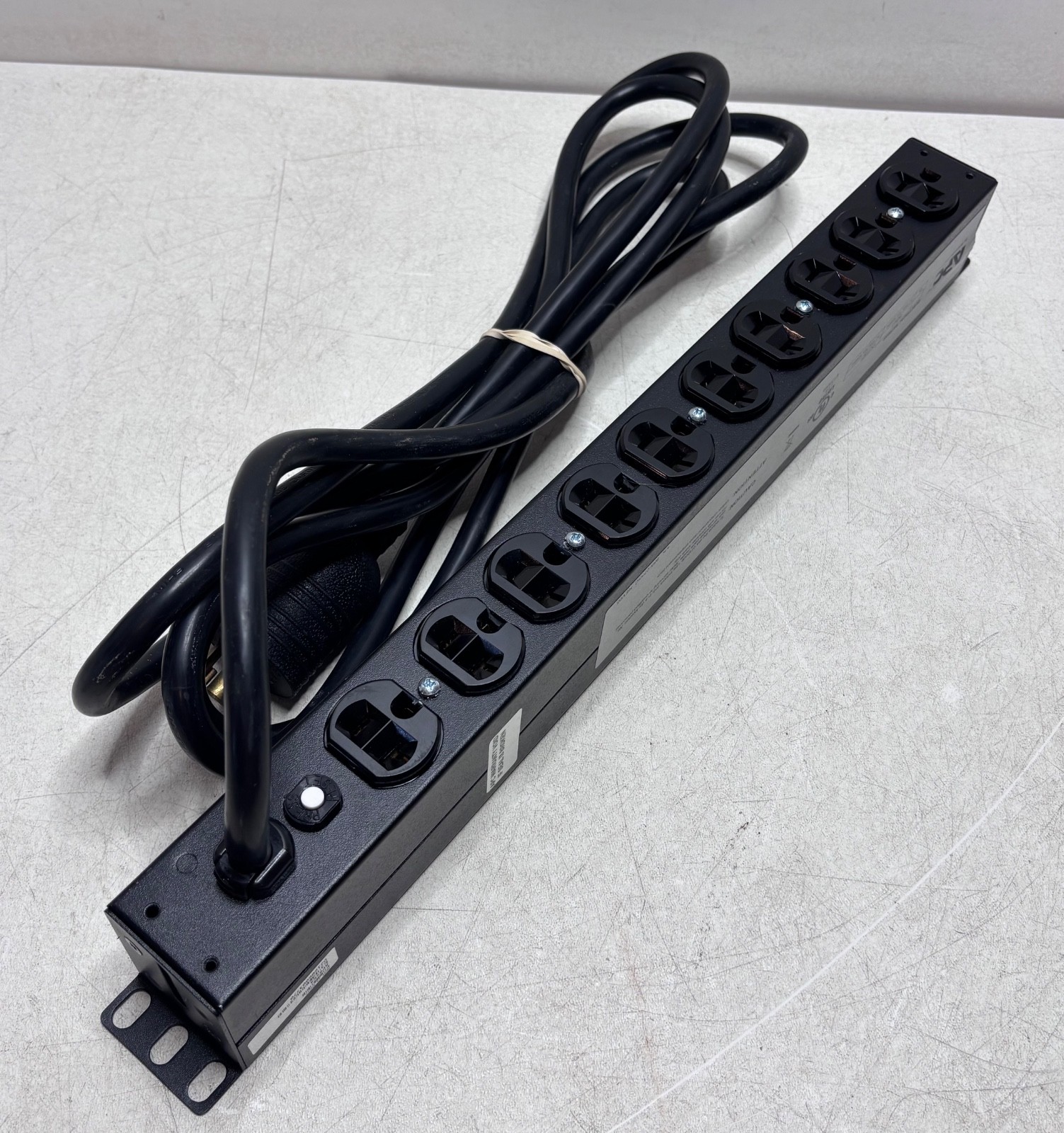 APC AP9564 Basic Rack PDU 1U 10 Outlet 120V 16A Power Strip L5-20P Works