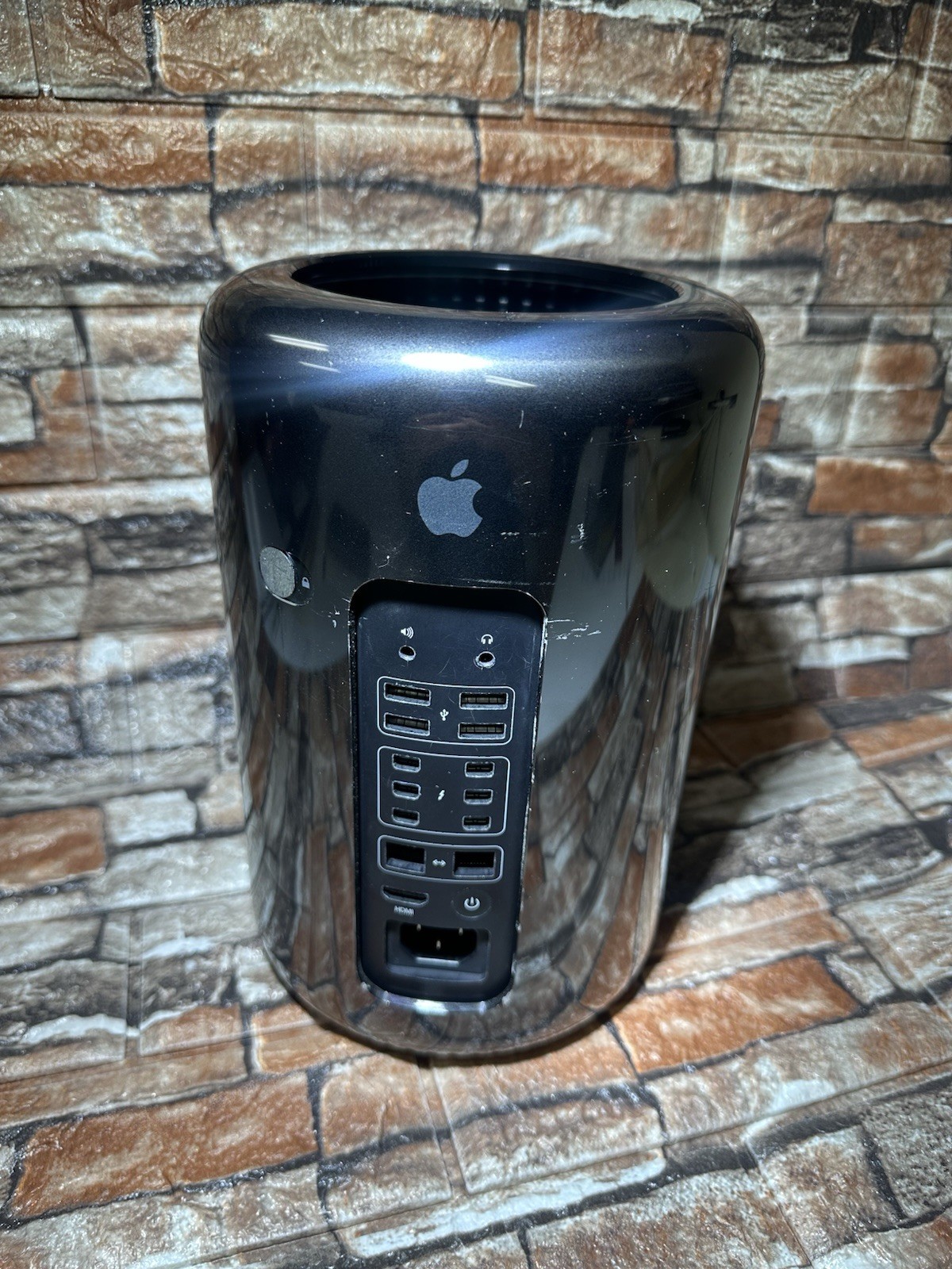 Apple Mac Pro “Trash Can “ Late 2013 12 Core Xeon 32Gb Ram AMD Fire Pro D500