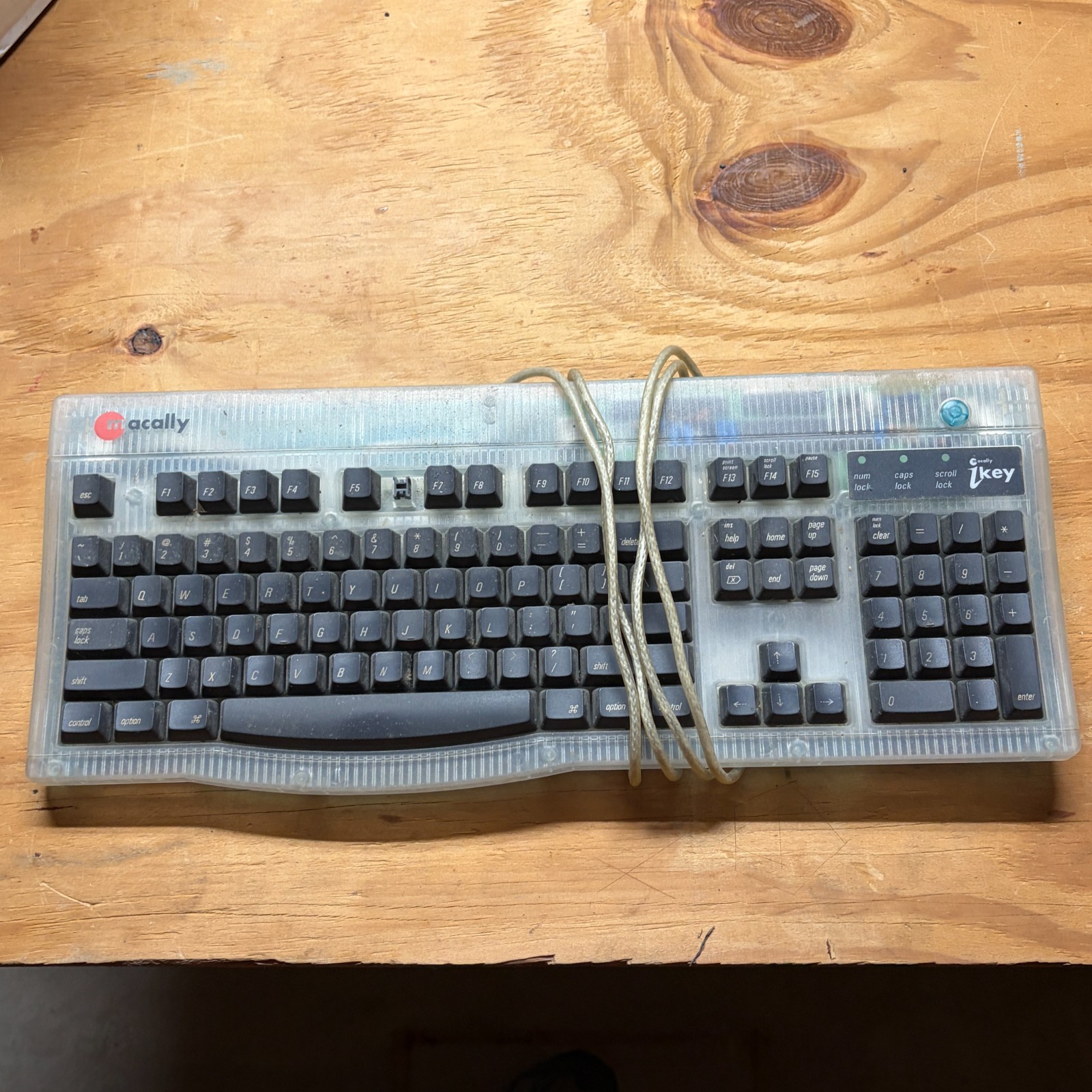 Macally iKey 4 Wired USB Keyboard Macintosh G2 Vintage Apple Clear 19" VTG