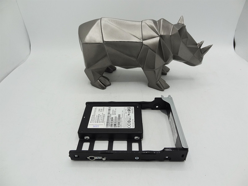 IBM 01LJ251 1.92TB SAS 12G 2.5 RI SSD