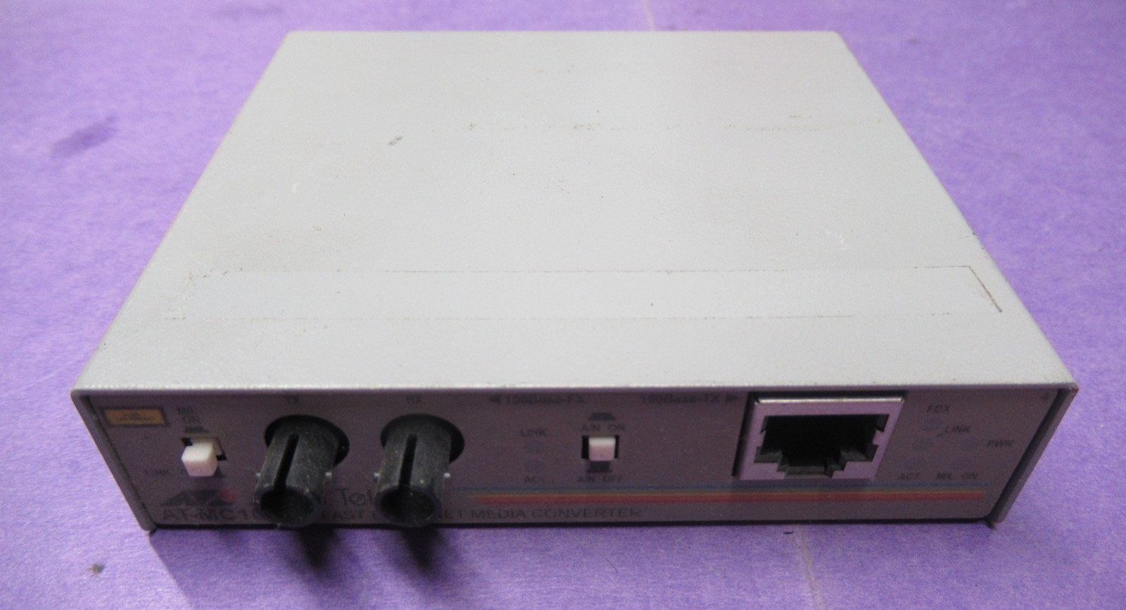 Allied Telesis AT-MC101XL Fast Ethernet Media Converter w/o AC Adapter