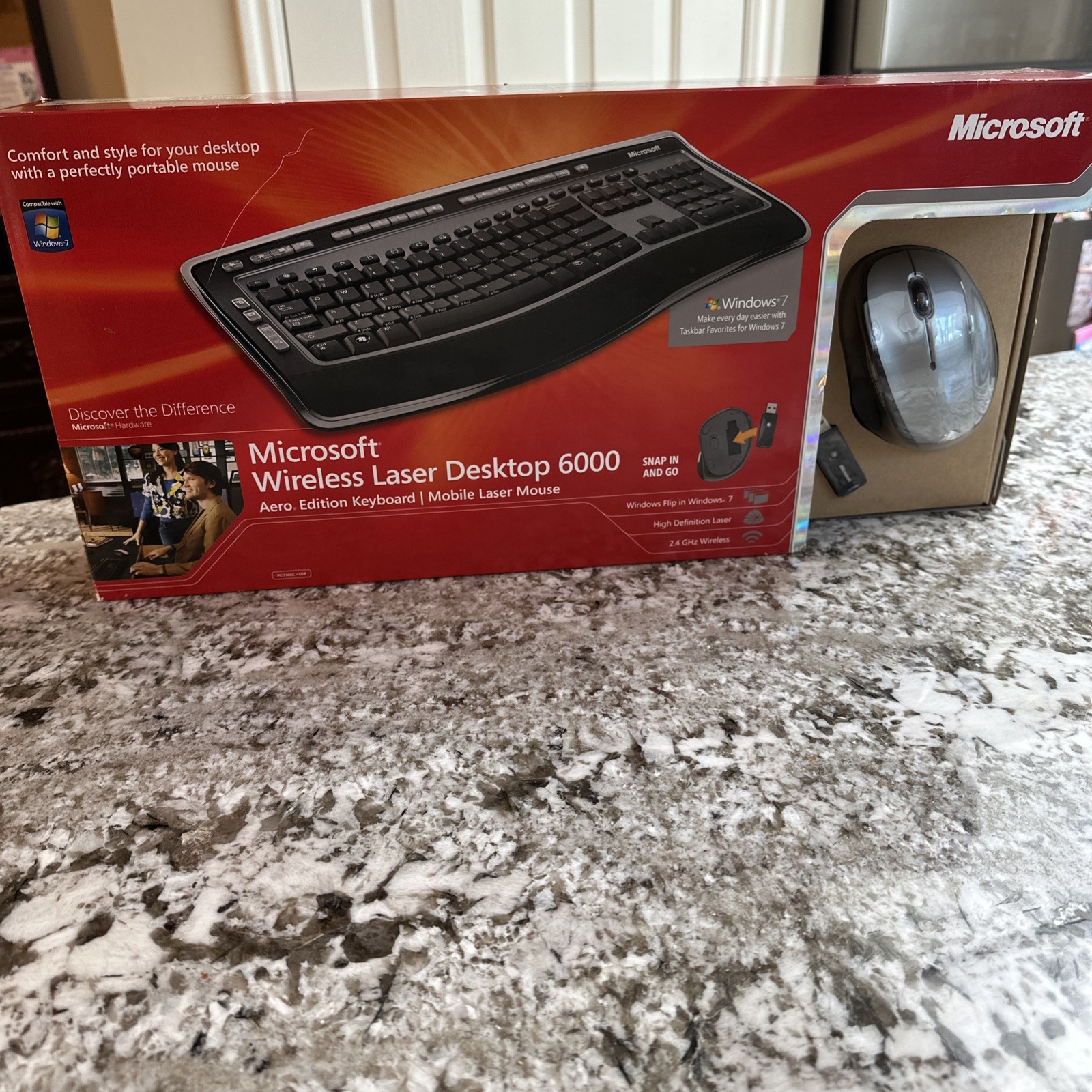 Microsoft Wireless Laser Desktop 6000 v3 Keyboard and Mouse Combo Set Black