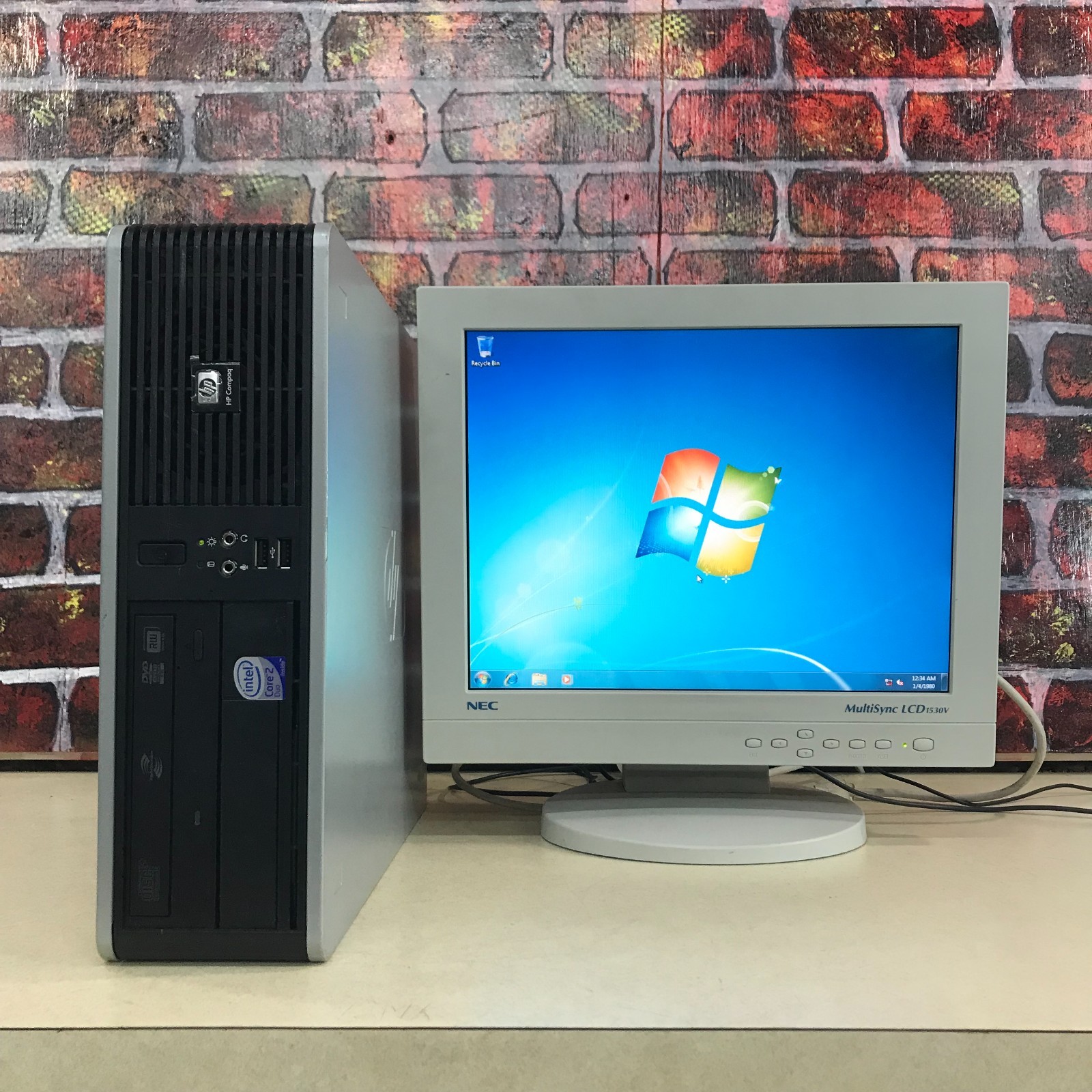 HP Compaq SFF Desktop PC Core 2 2.40GHz 4GB RAM 150GB HDD (Windows 7 Pro)
