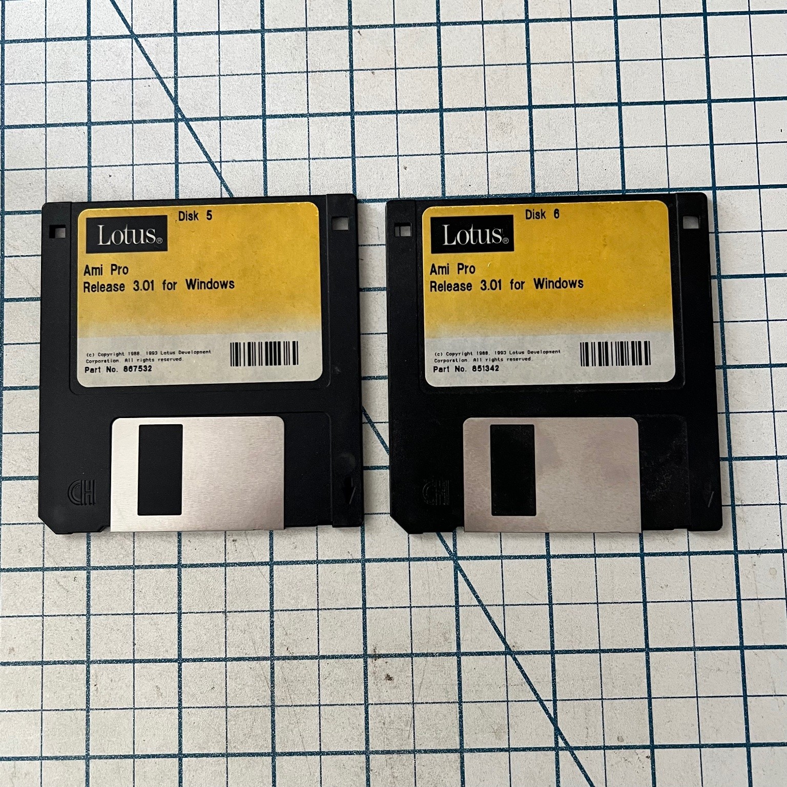 Lotus Ami Pro 3.01 Software for Windows on 3.5" Floppy Disk Lot Vintage