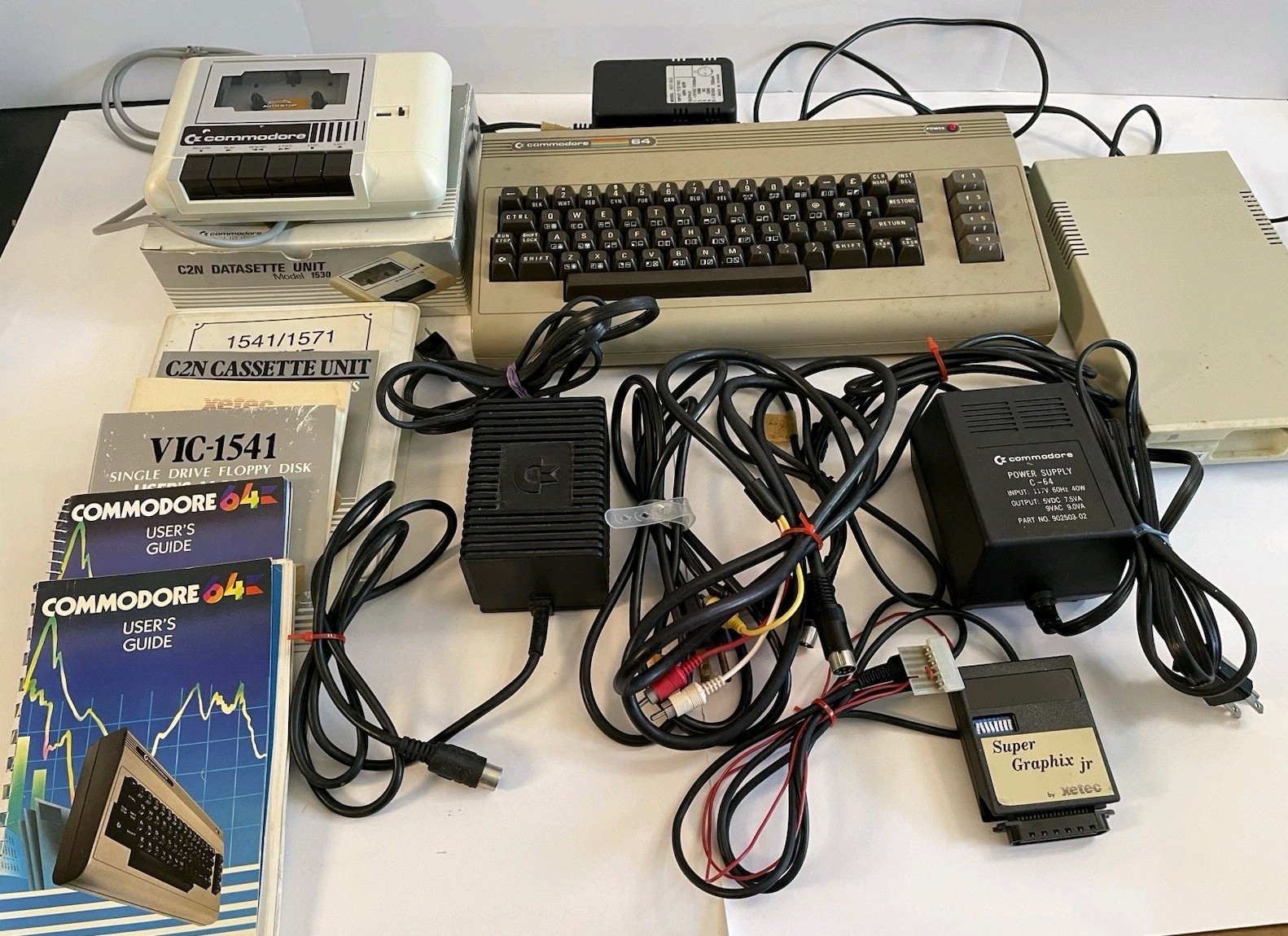 Vtg 80s Commodore 64 Bundle Console, 1541 Disk Drive, Datassette, Manuals, Cords