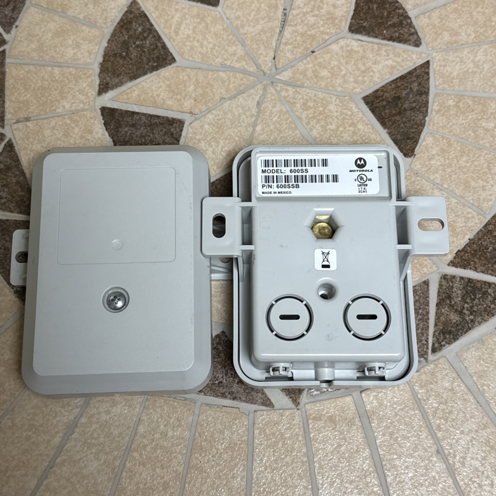 Motorola 600SS Surge Suppressor, Universal Ethernet (Bundle of 2)