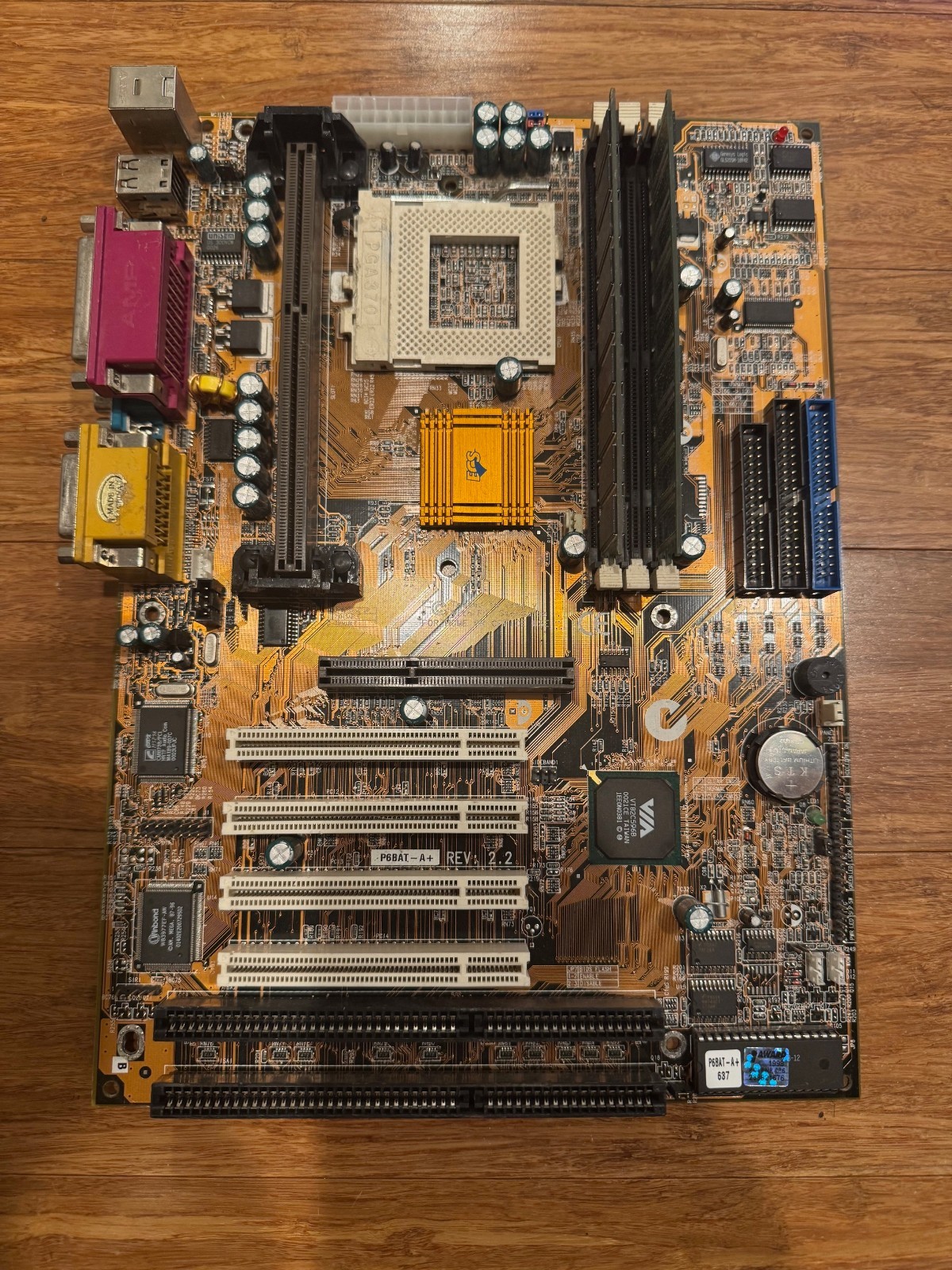 ECS AT MB P6BAT-A+  ver 2.2, SLOT 1 AND SOCKET 370 AGP, PCI, ISA
