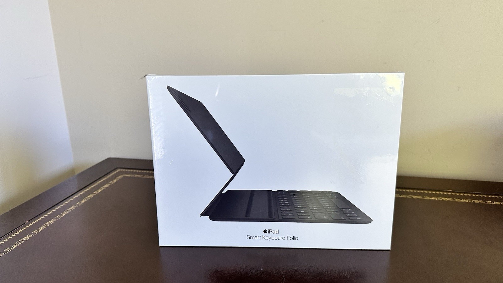 Apple Smart Keyboard Folio iPad Pro 11” 1st 2nd Gen A2038 MXNK2LL/A Genuine OEM